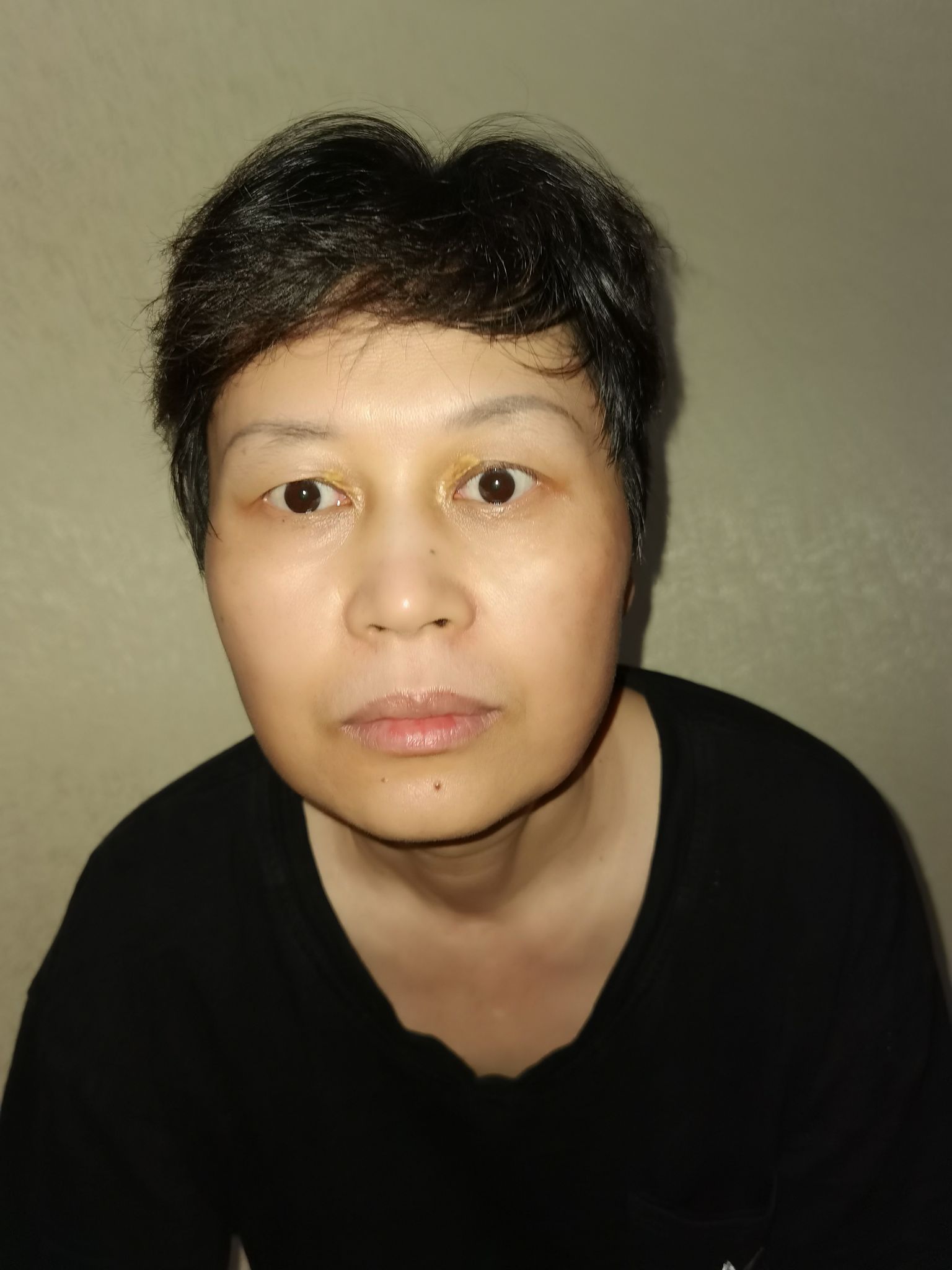 卓莉头像