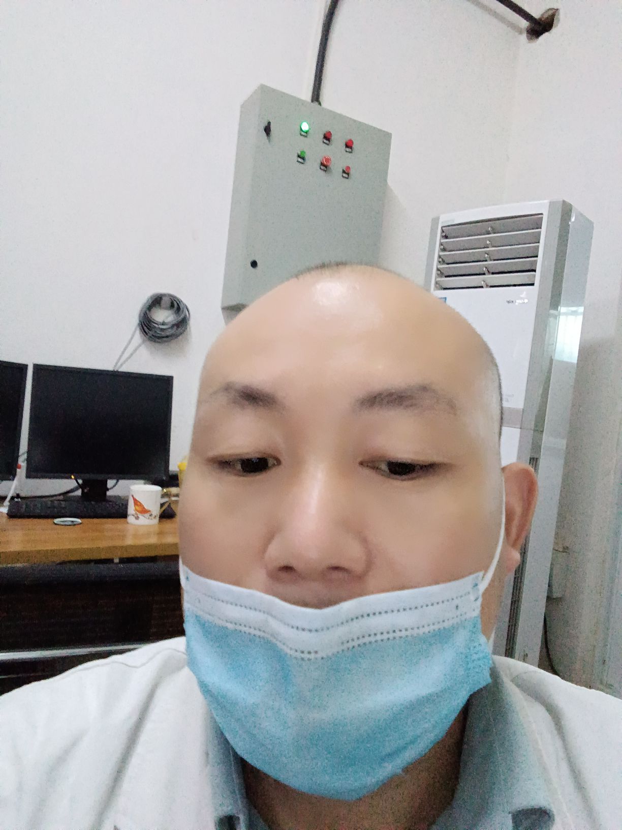 李平头像