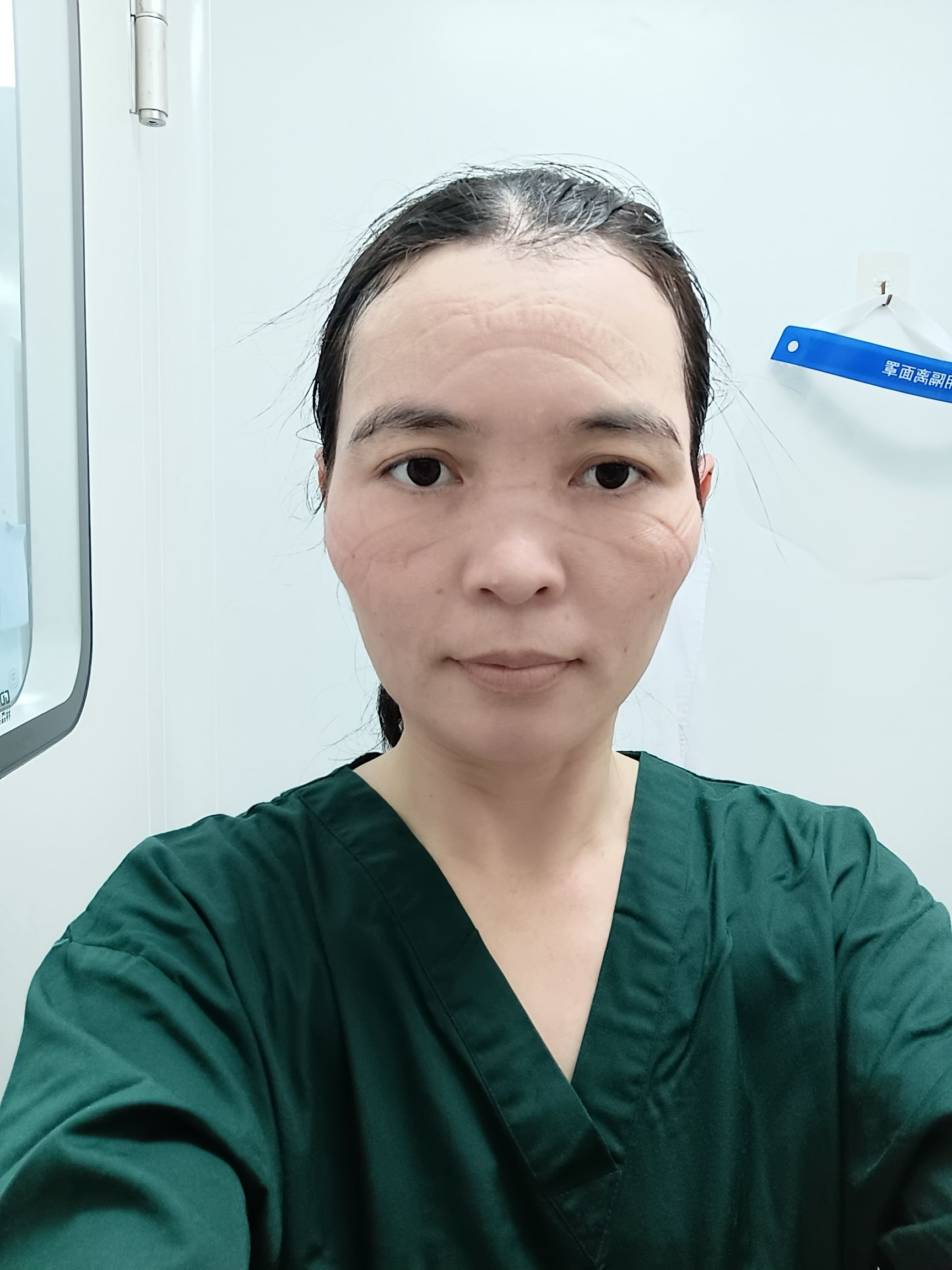 吴爱金头像
