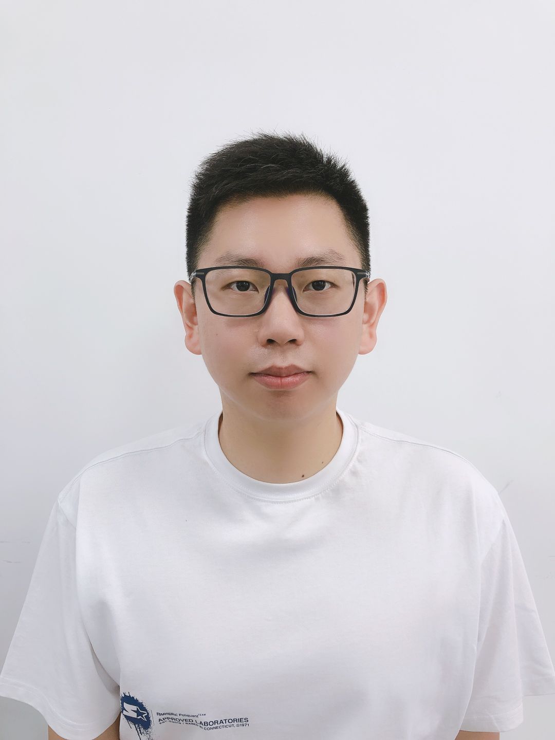 李勃男头像