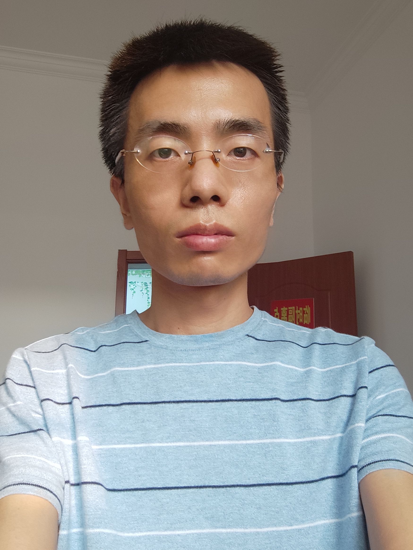 张俊华头像