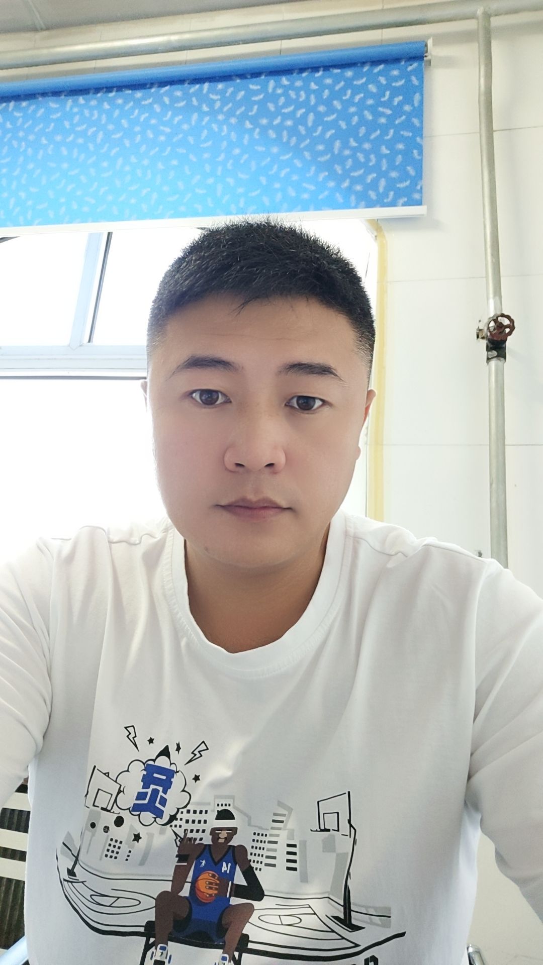 苑金龙头像