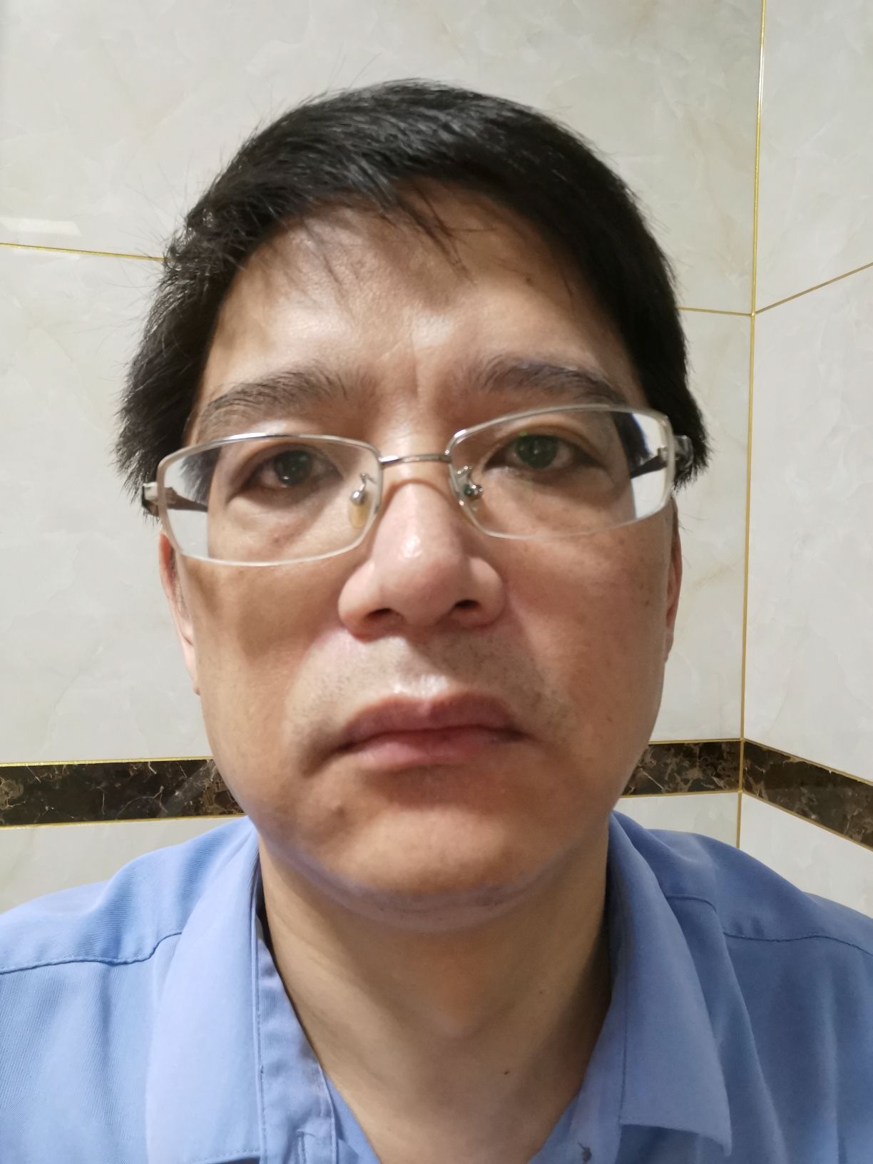 强立头像