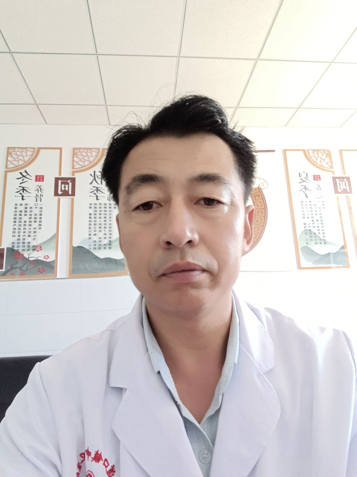 朱卫华头像