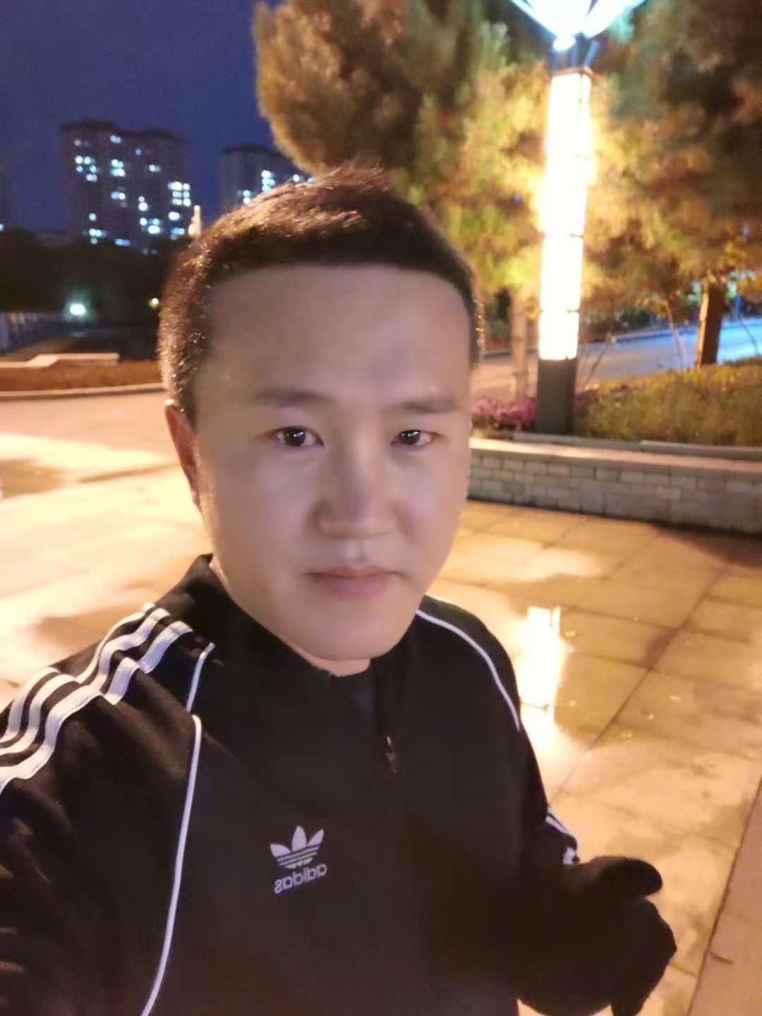 刘士龙头像