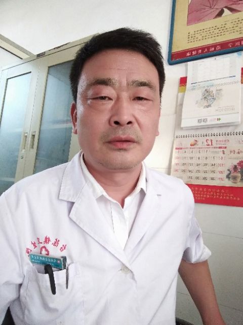 芦利明头像