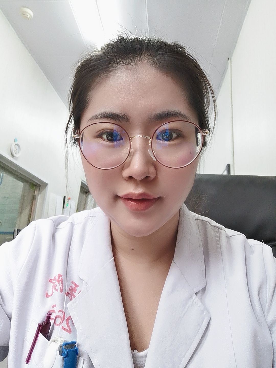 张香婷头像