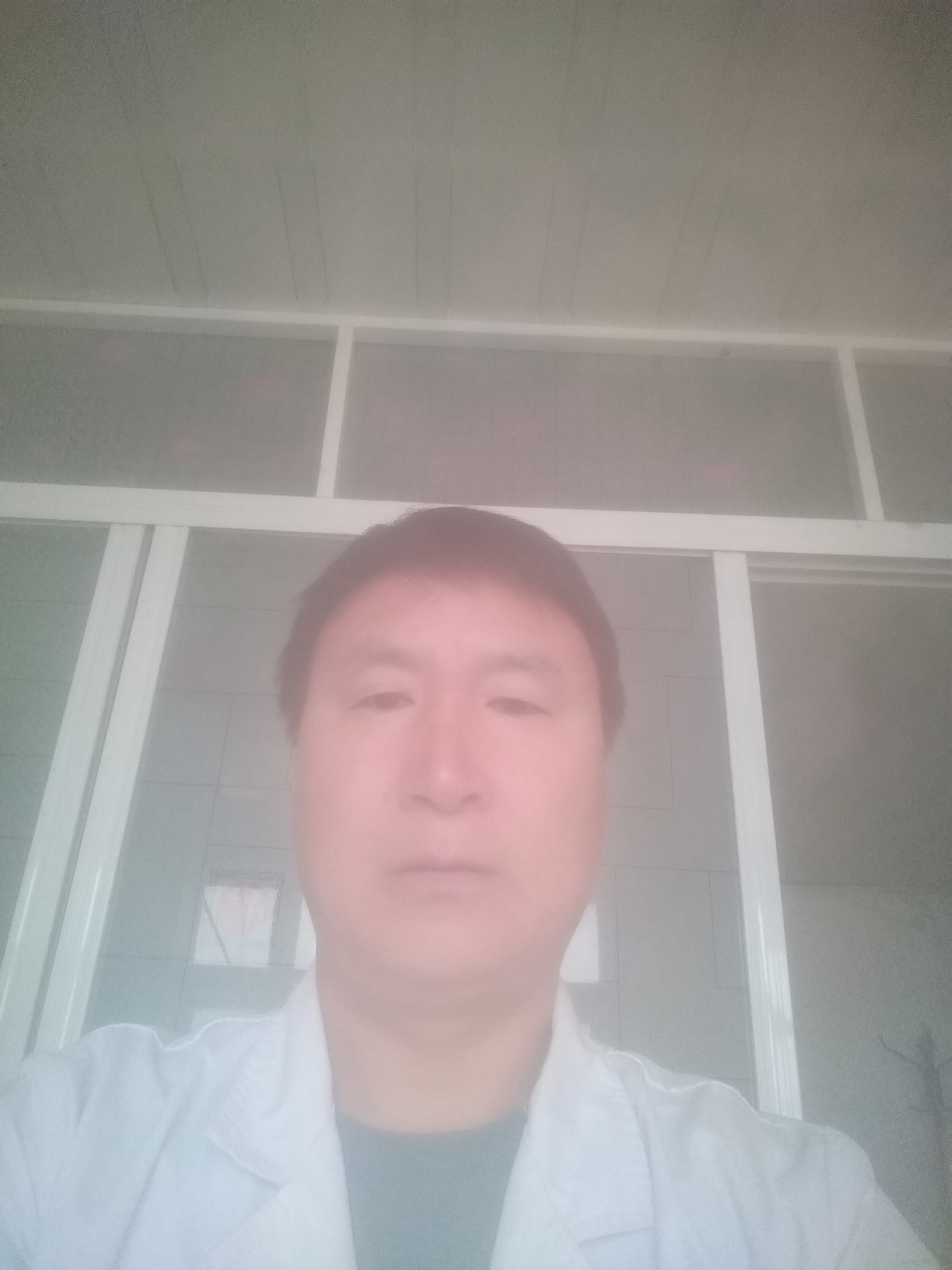 王首一头像