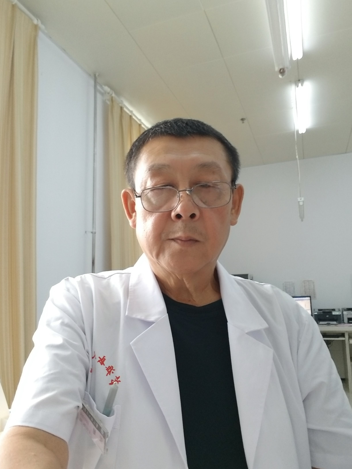 张旭头像
