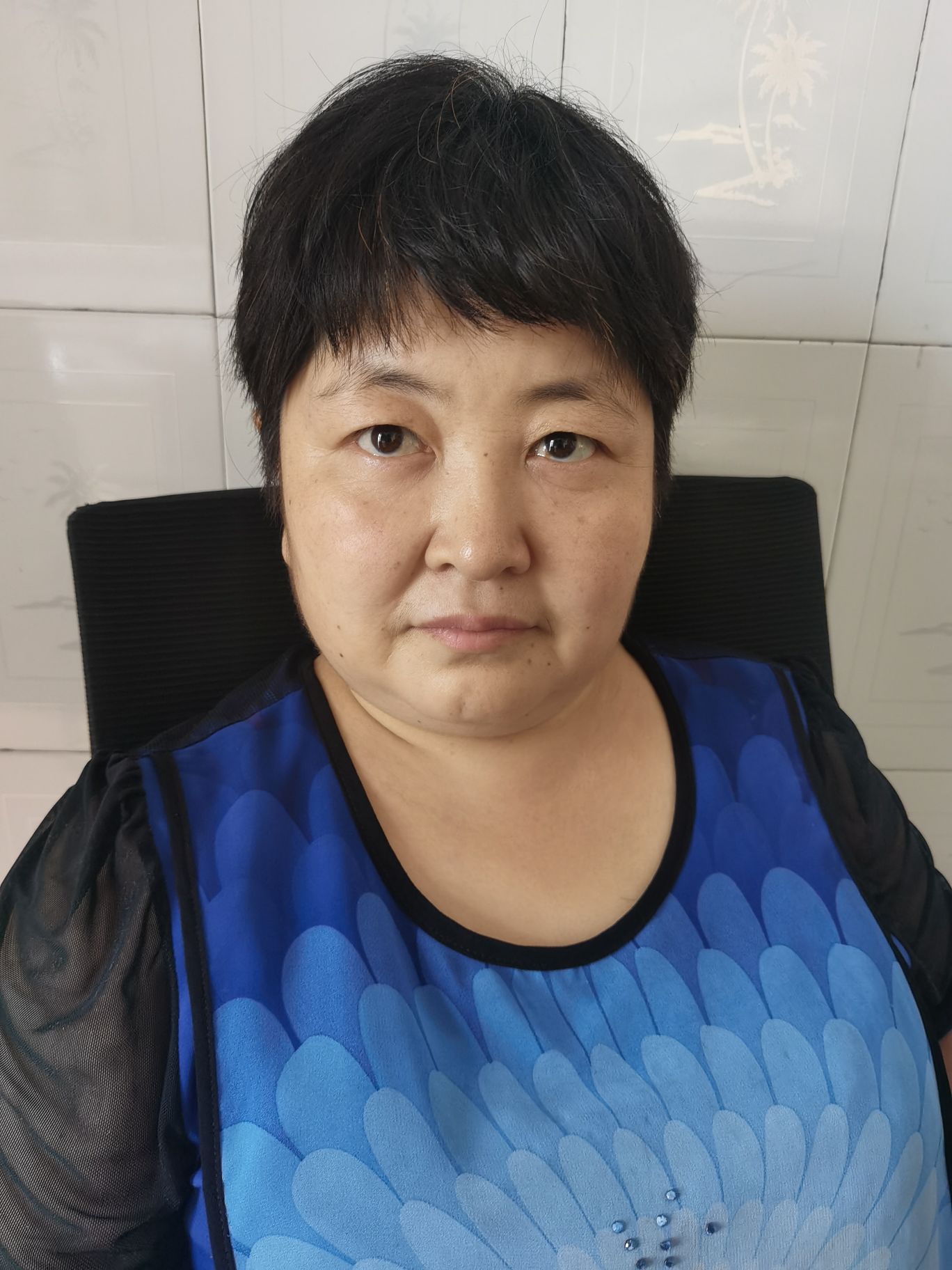 岳小玲头像