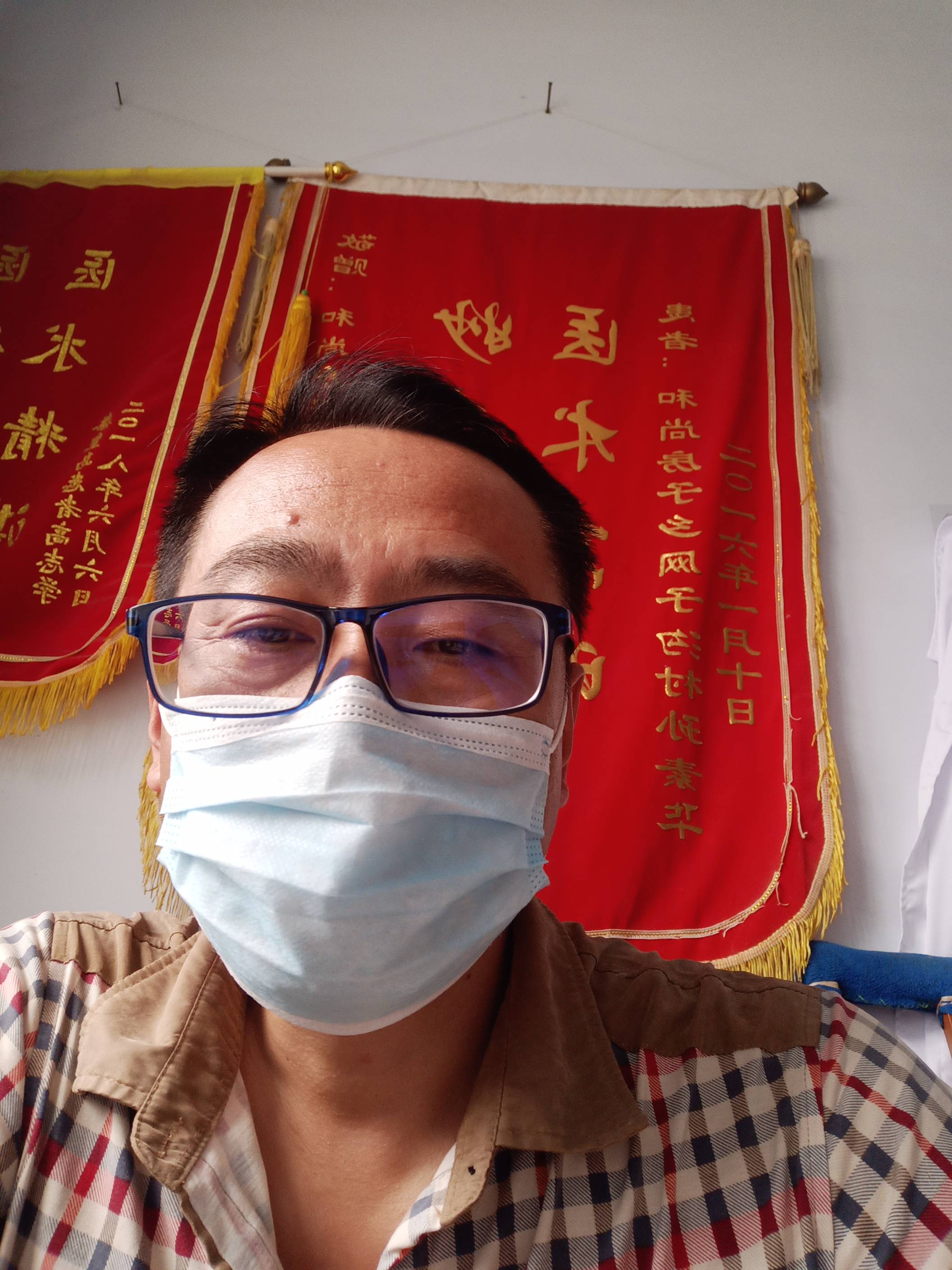 吴光柱头像