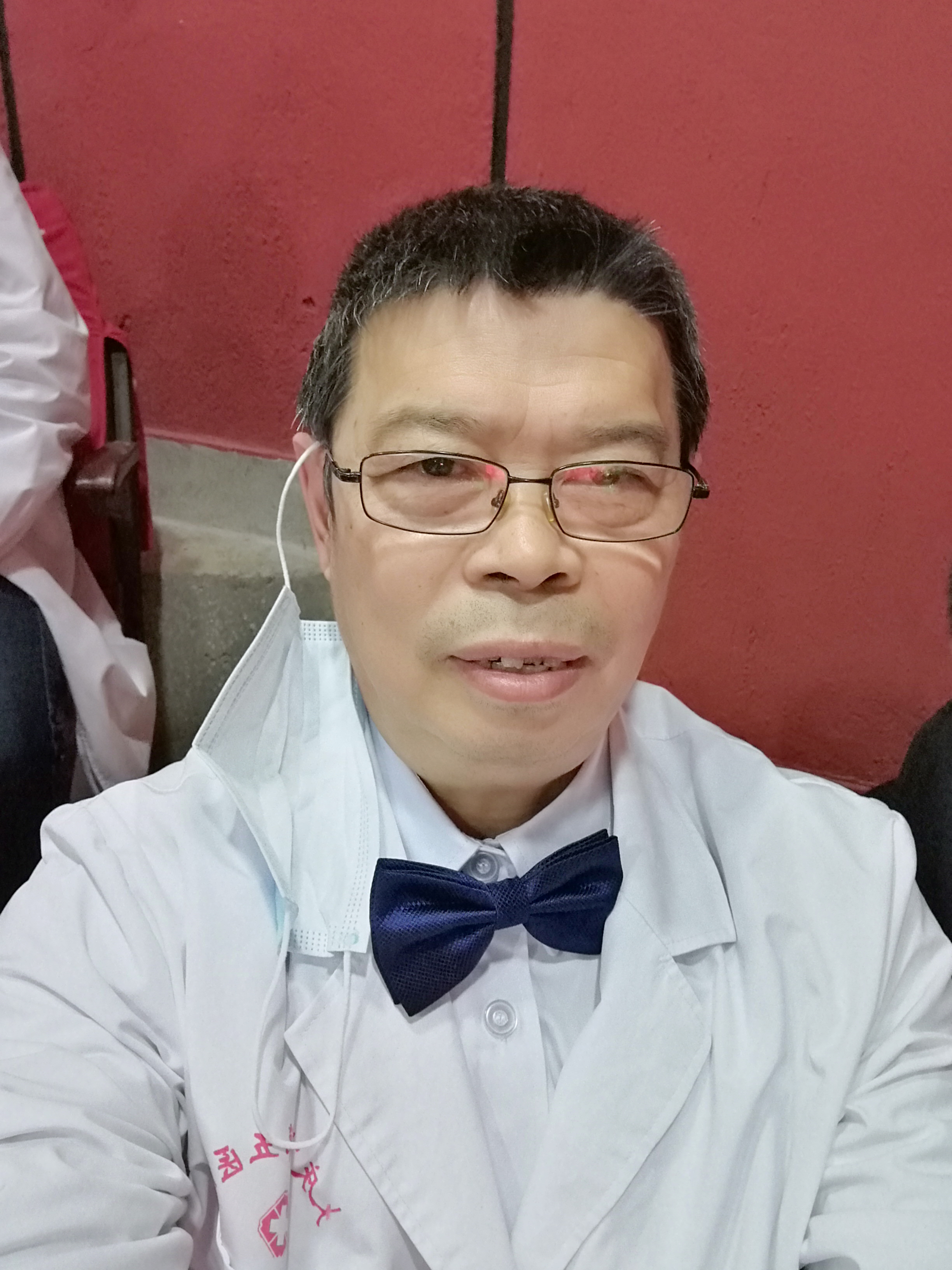 刘炜头像