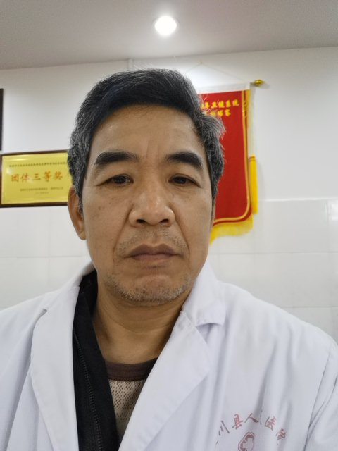 何骁头像