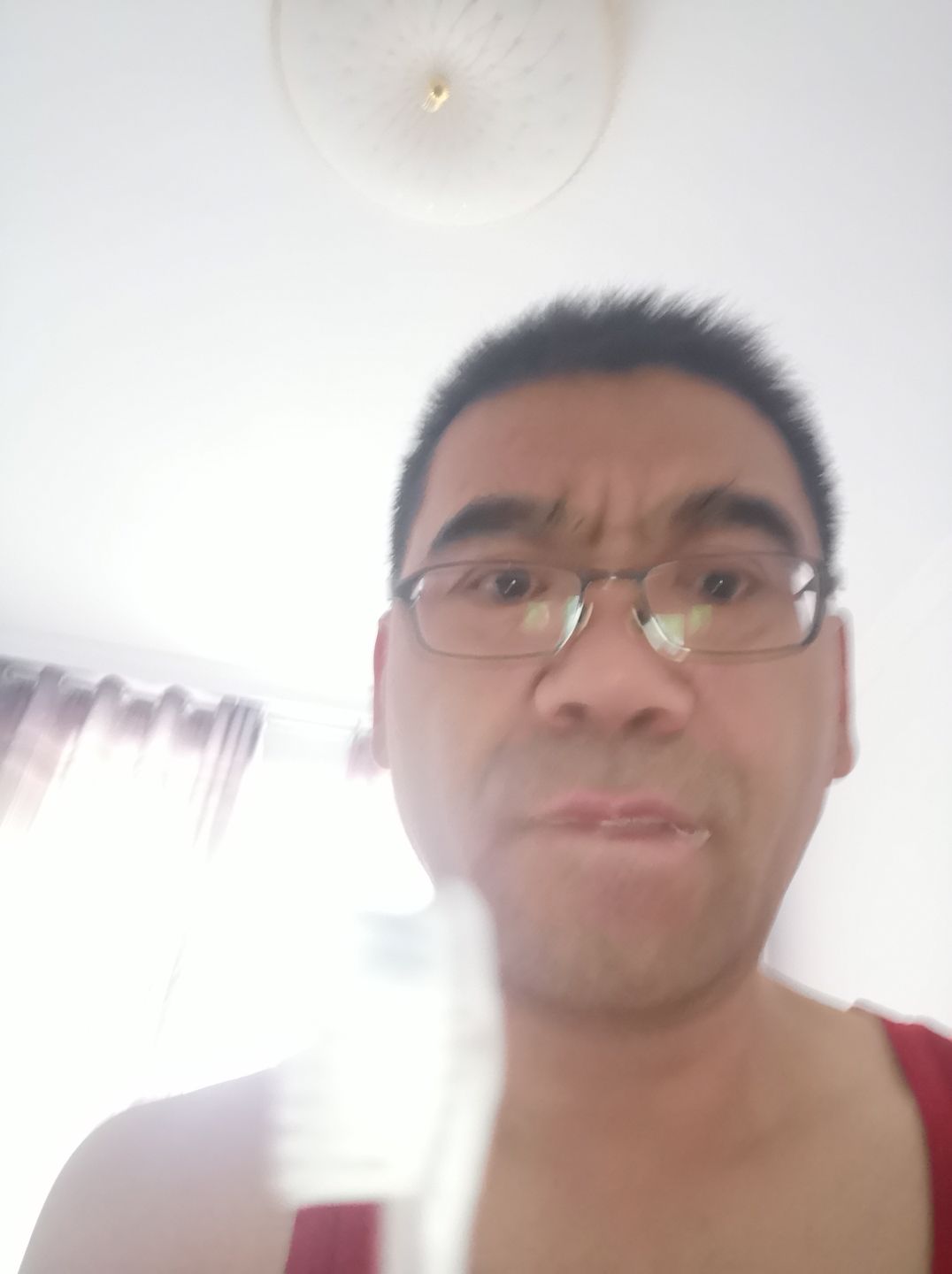 张官平头像