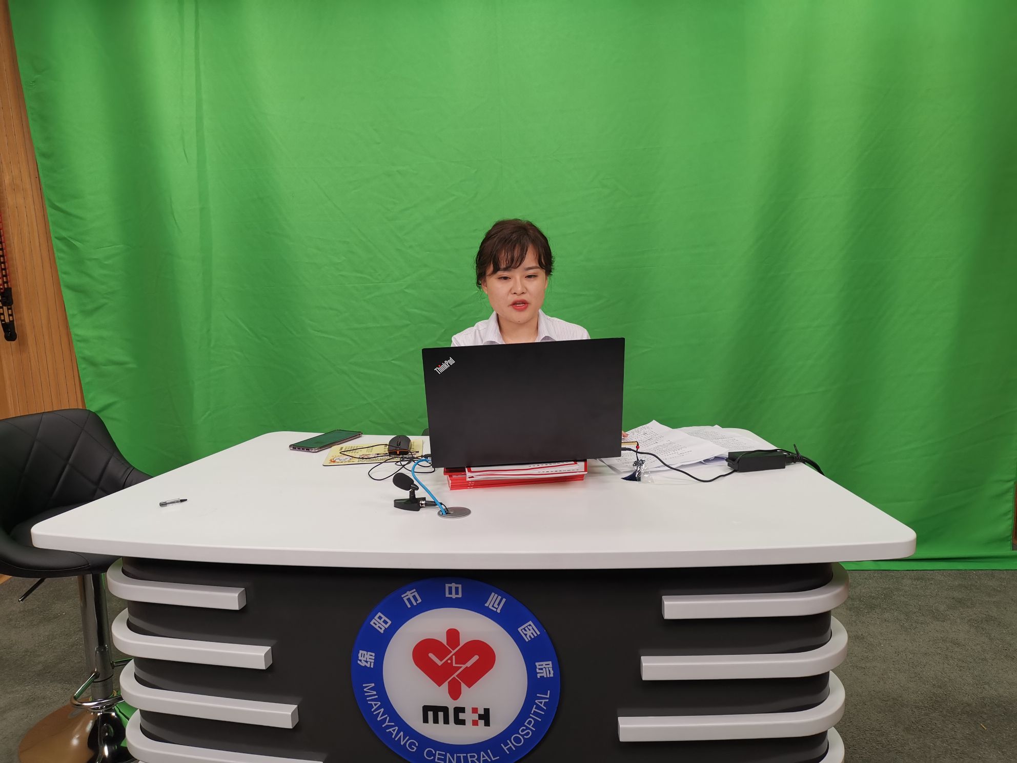 谭君头像