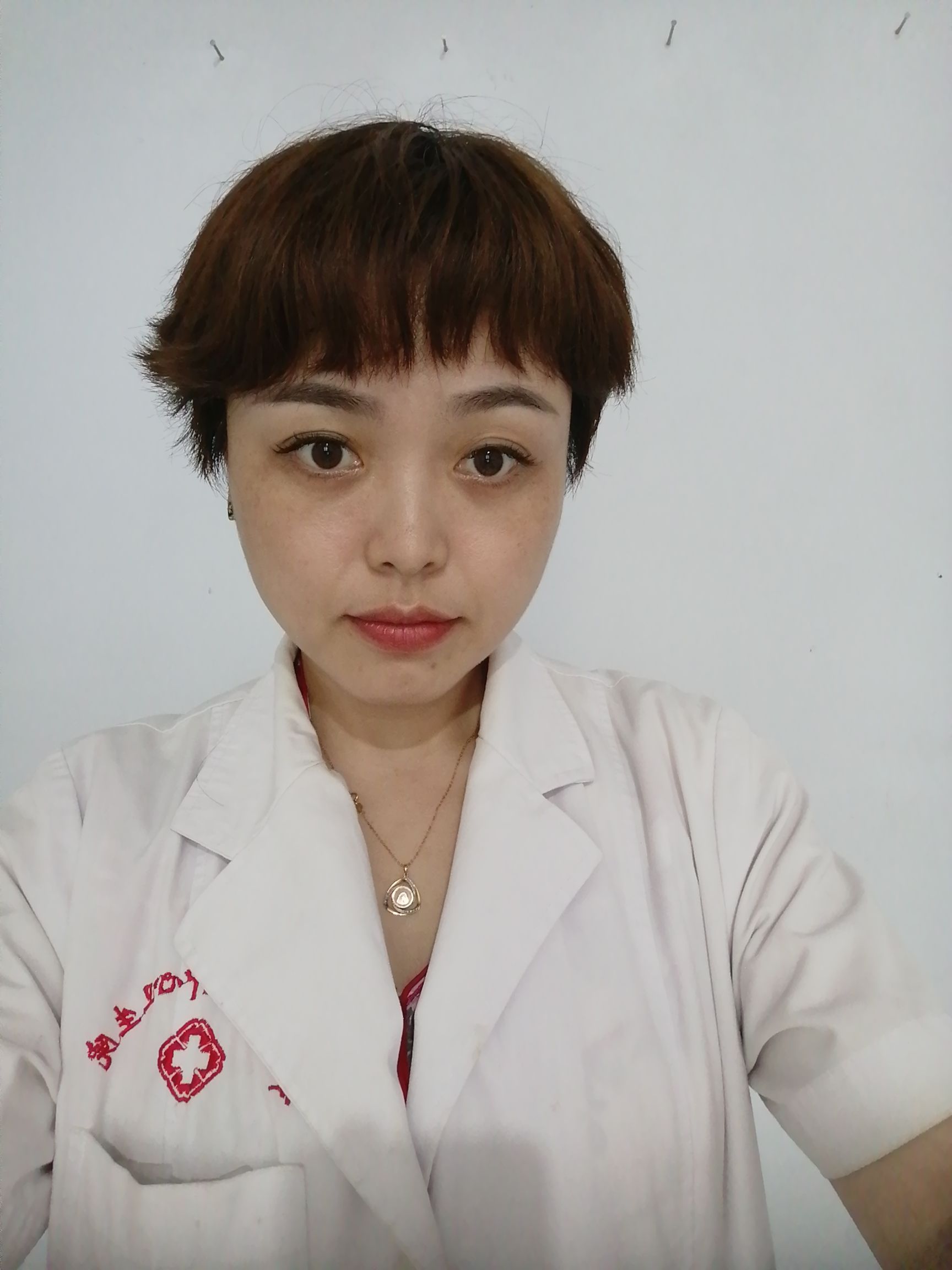 贾丽娜头像