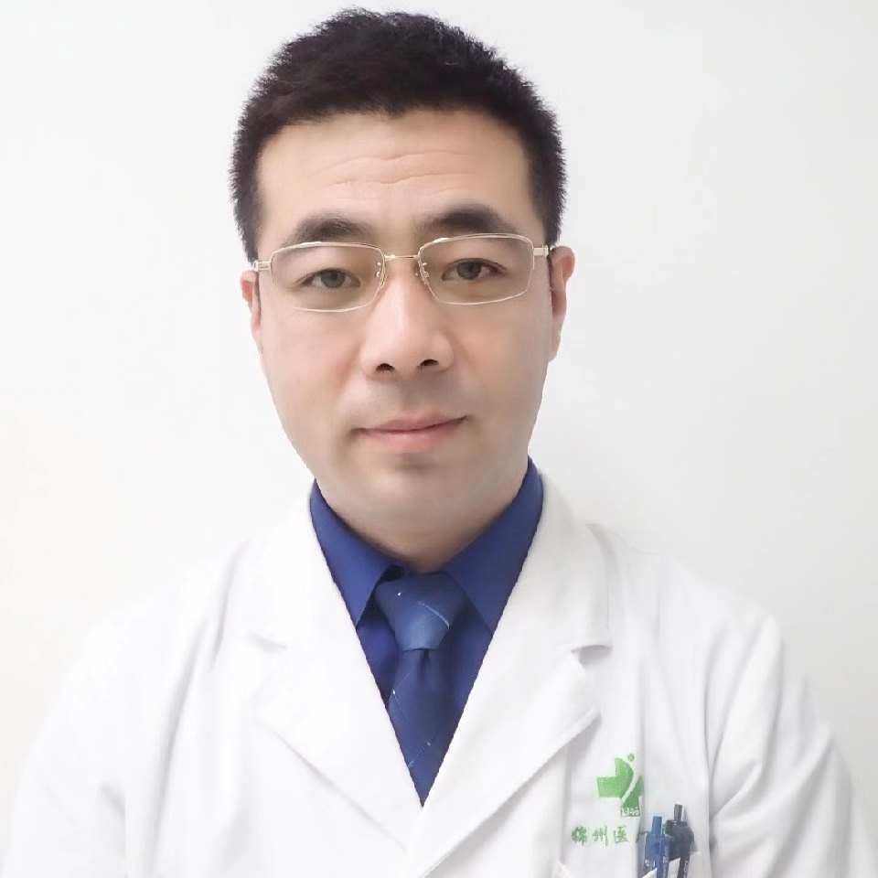 张卓头像