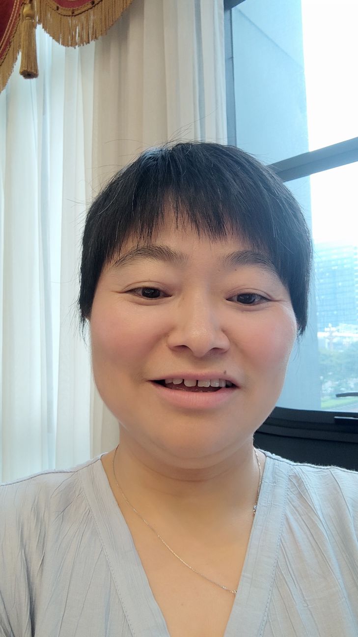 房丽莉头像