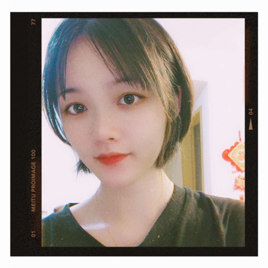 黄英怡头像