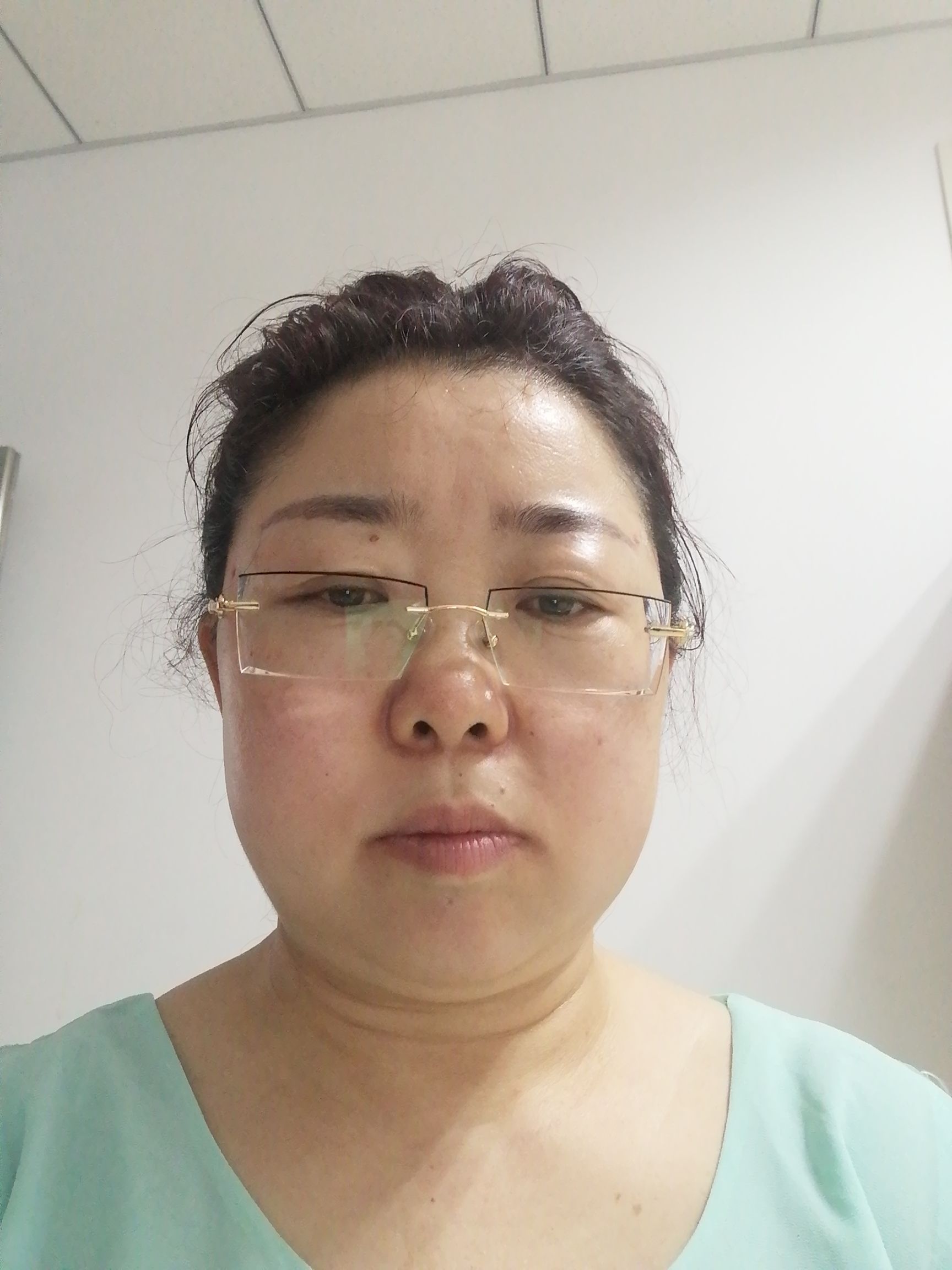 朱亚男头像