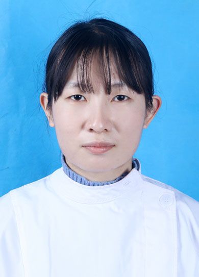 李月头像