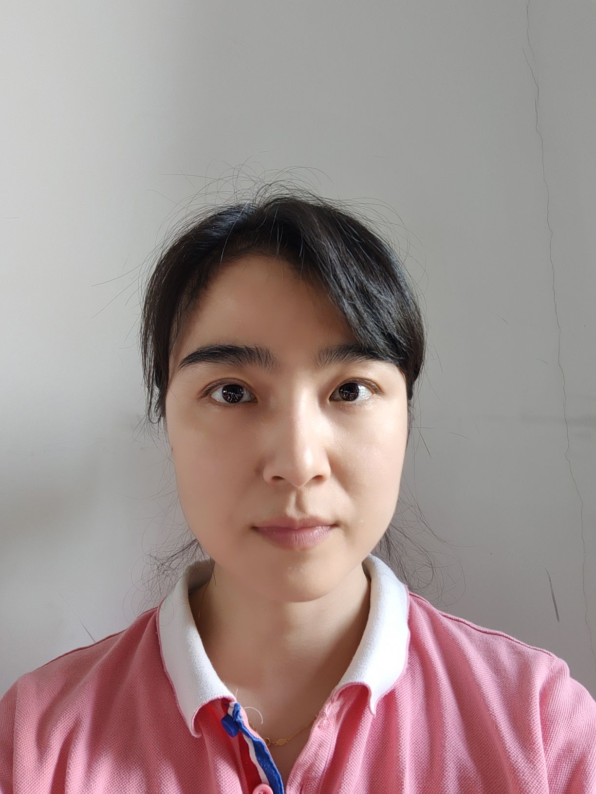 盖芳头像