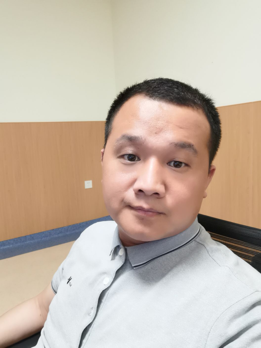 杨俊锋头像