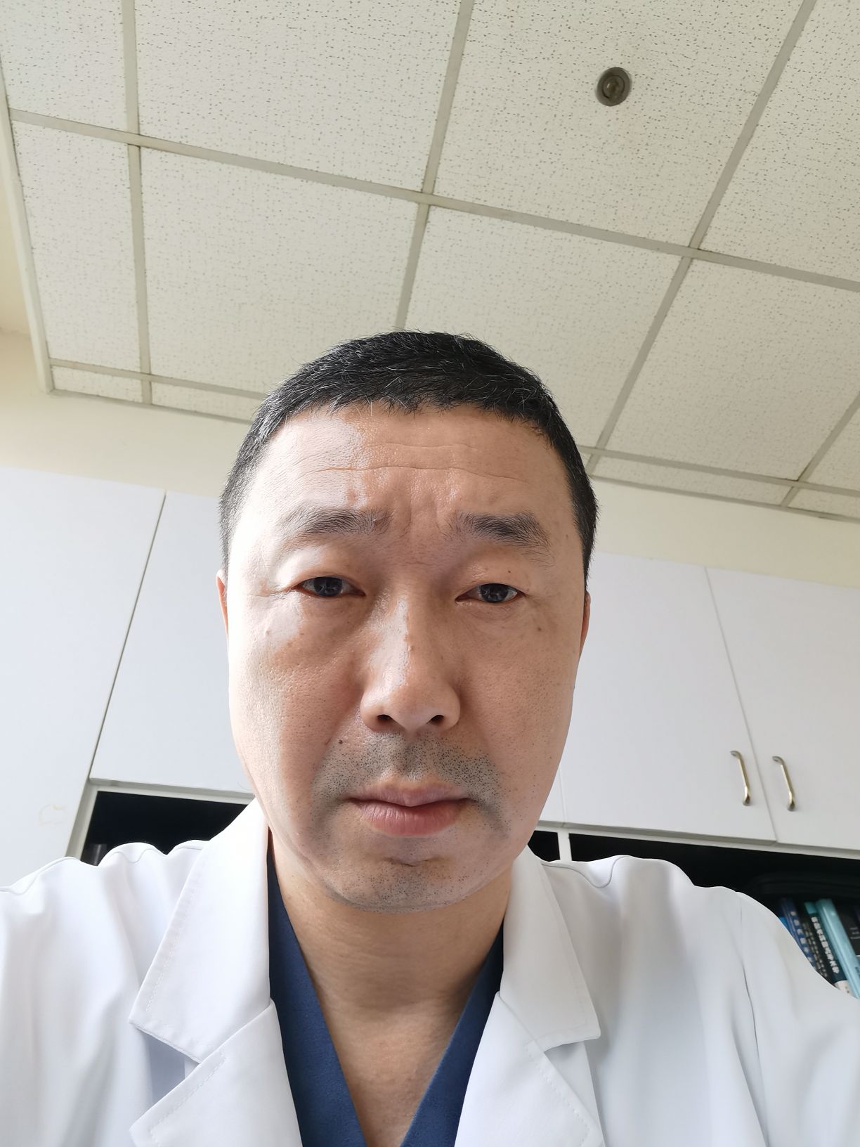 司赟头像