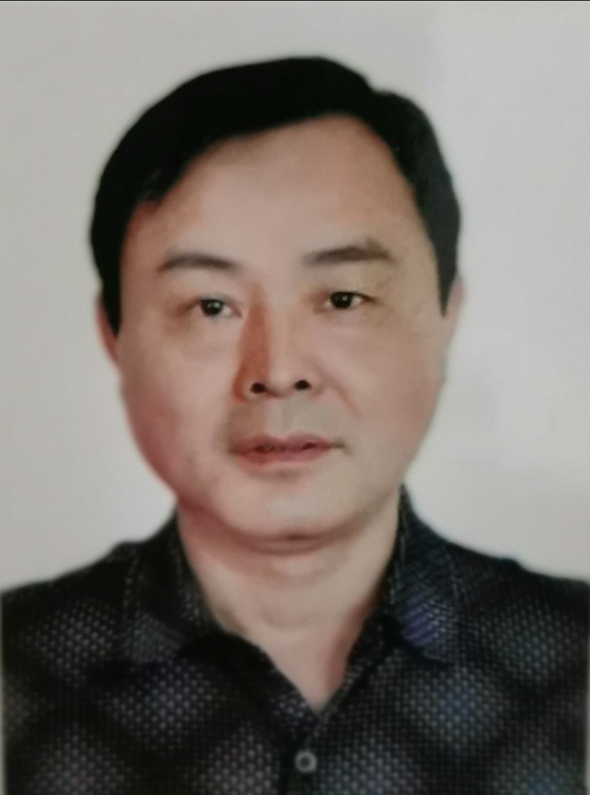 雷文亭头像
