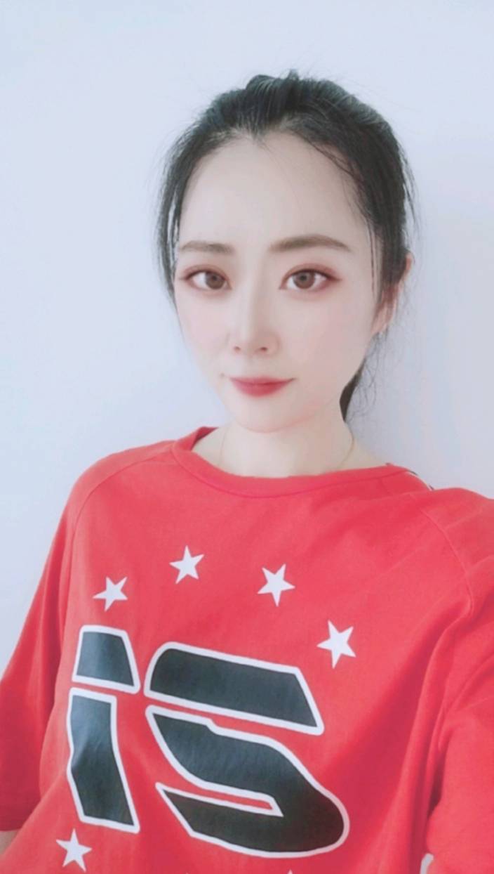 李丽佳头像