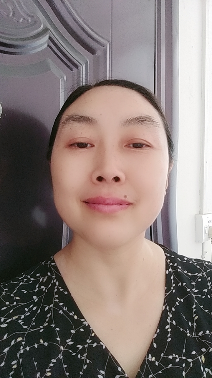 邹红珍头像