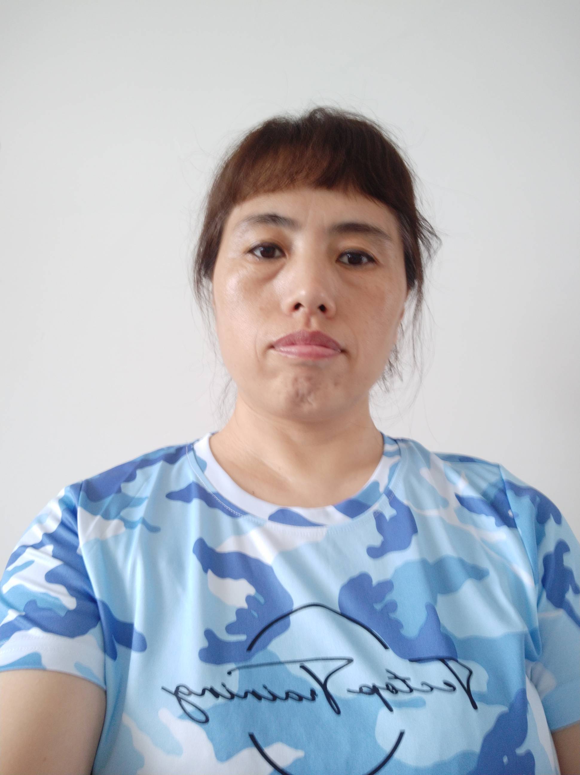 李红梅头像