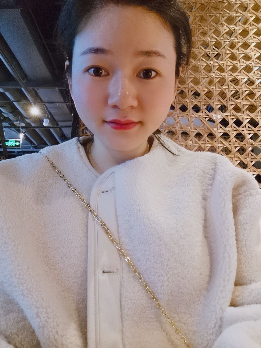 陈静头像