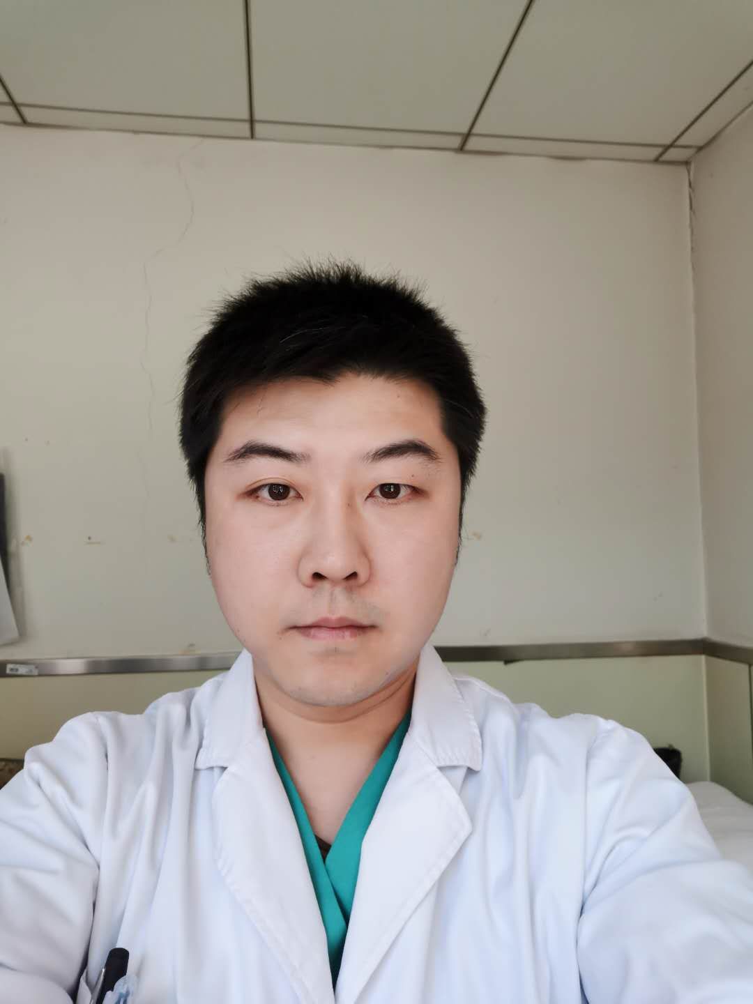 王聃头像