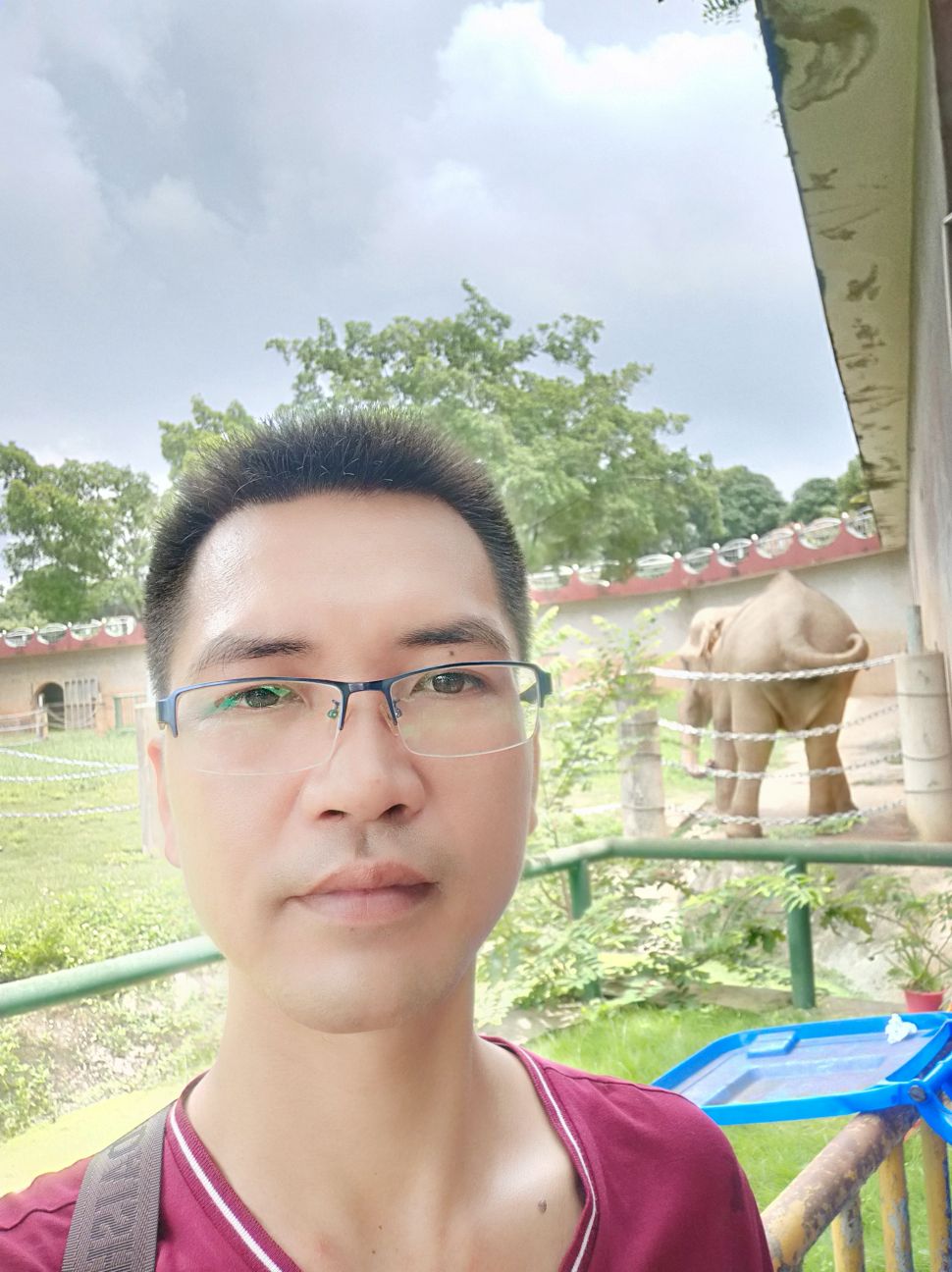 胡巨爱头像