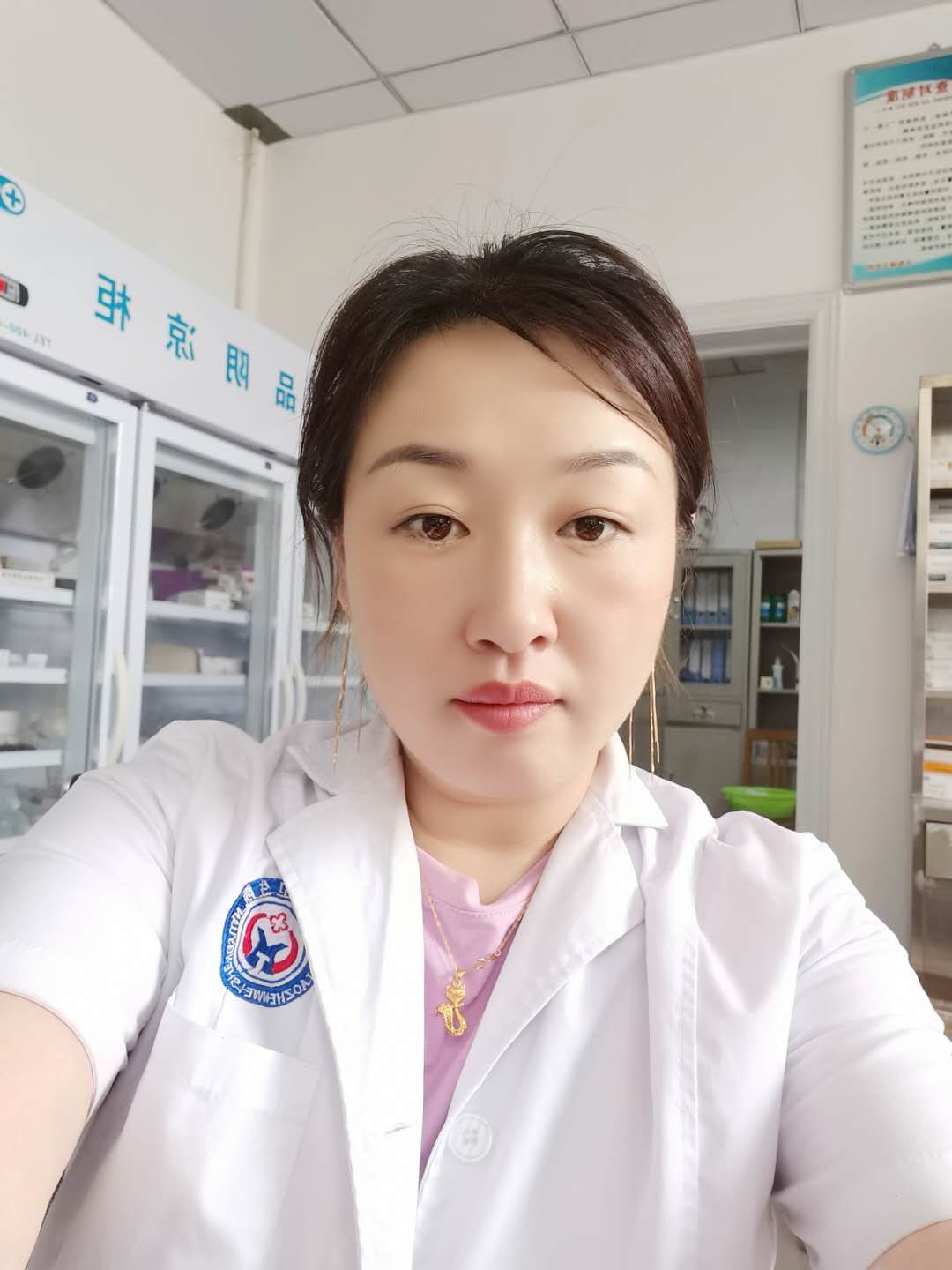 贾利霞头像