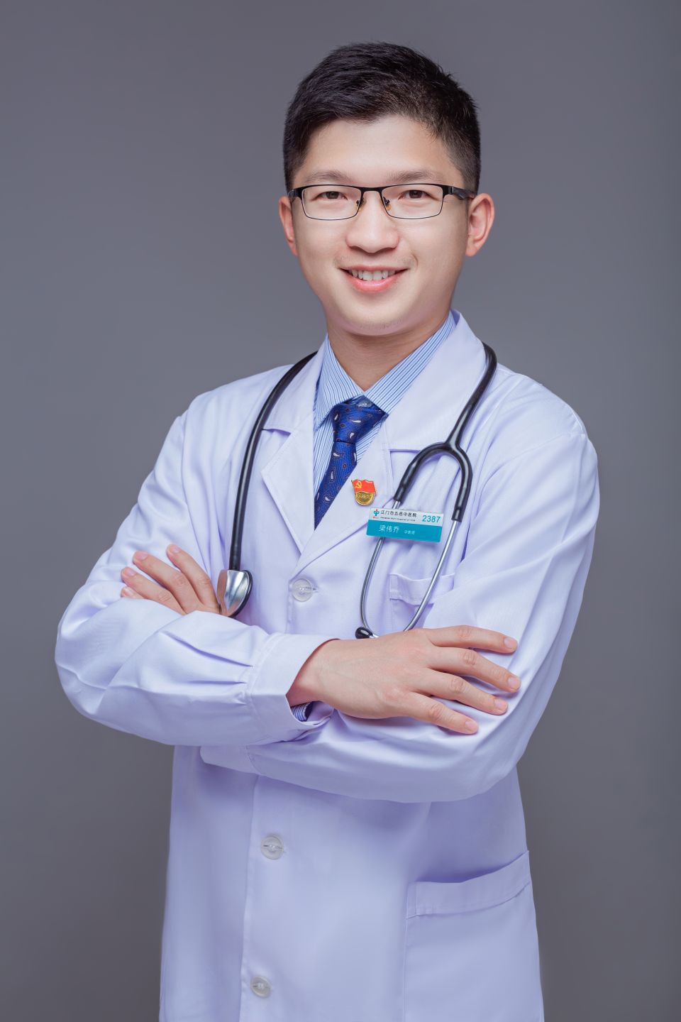 梁伟乔头像