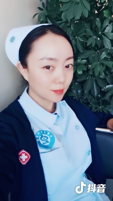 仲凌云头像