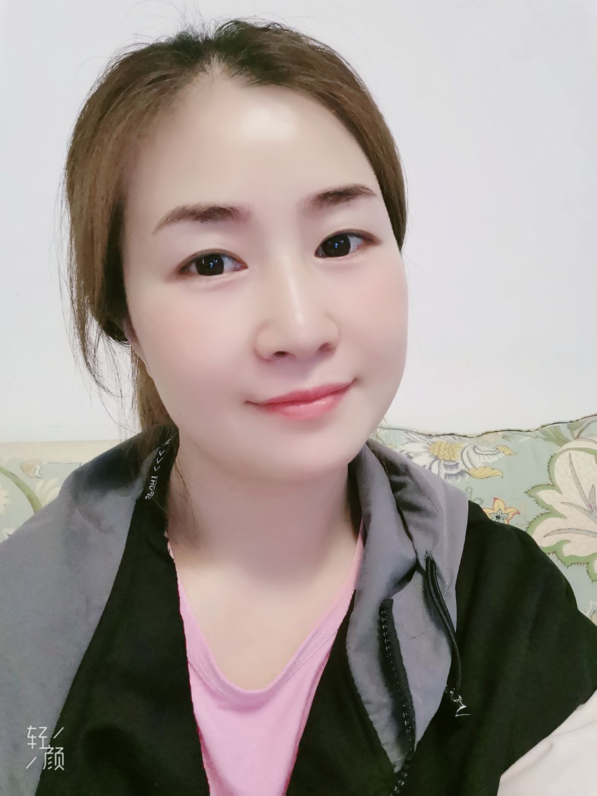莫艳梅头像