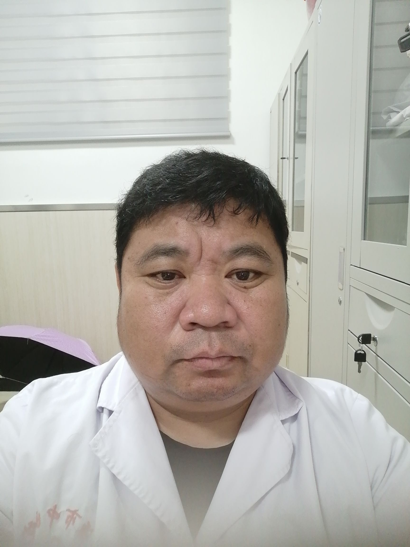 李晓刚头像