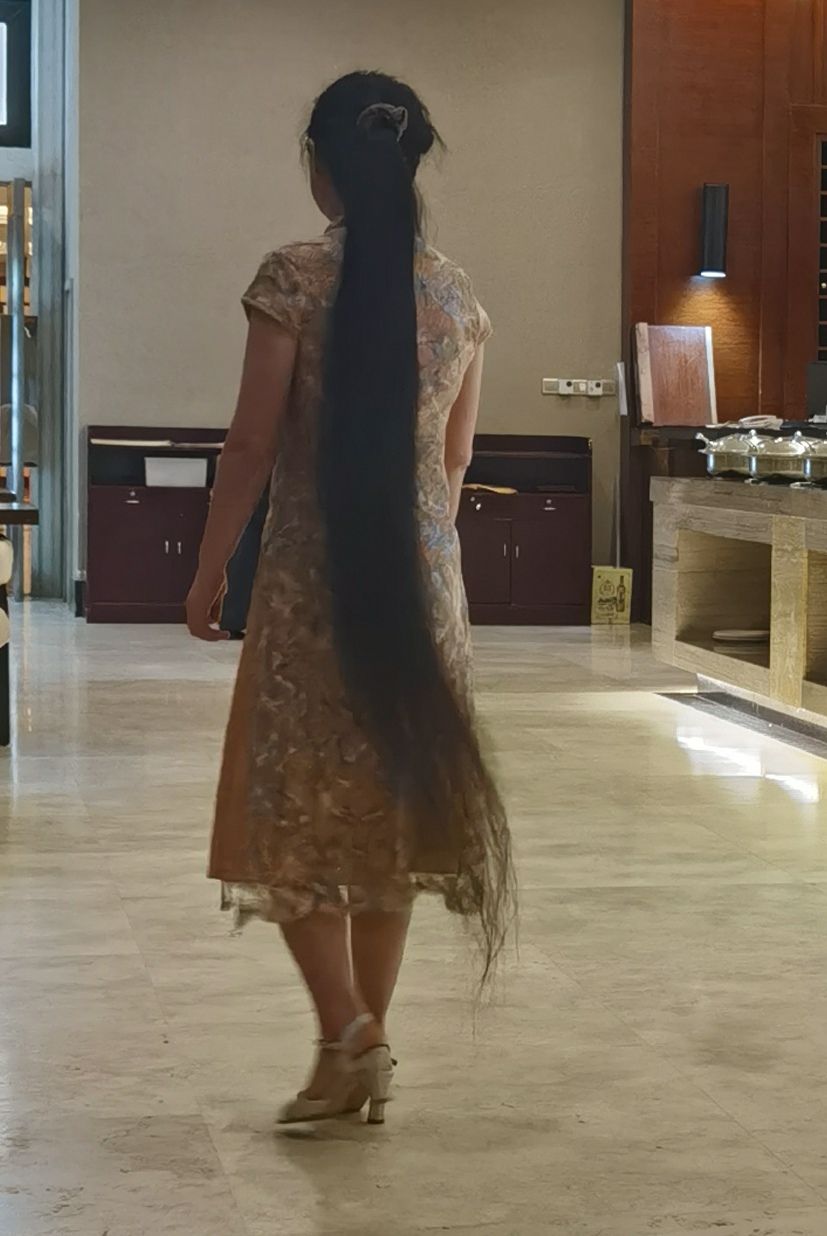 余绿岸头像