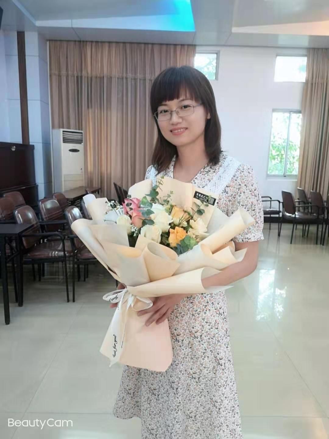 苏春丽头像