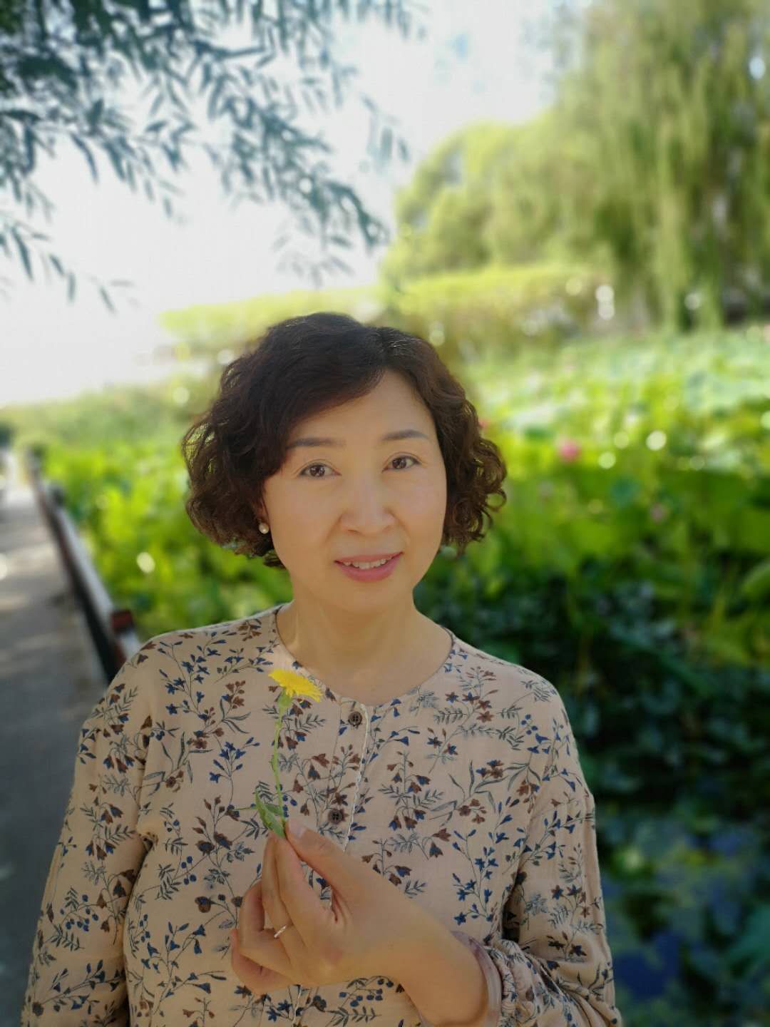 杨霞头像