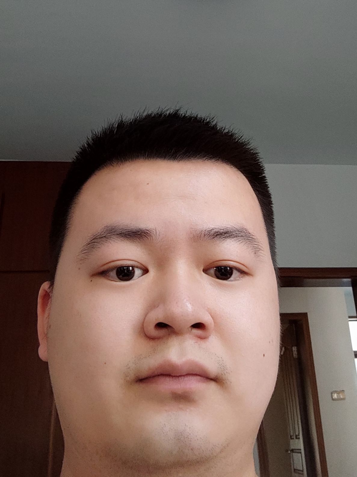 余志伟头像