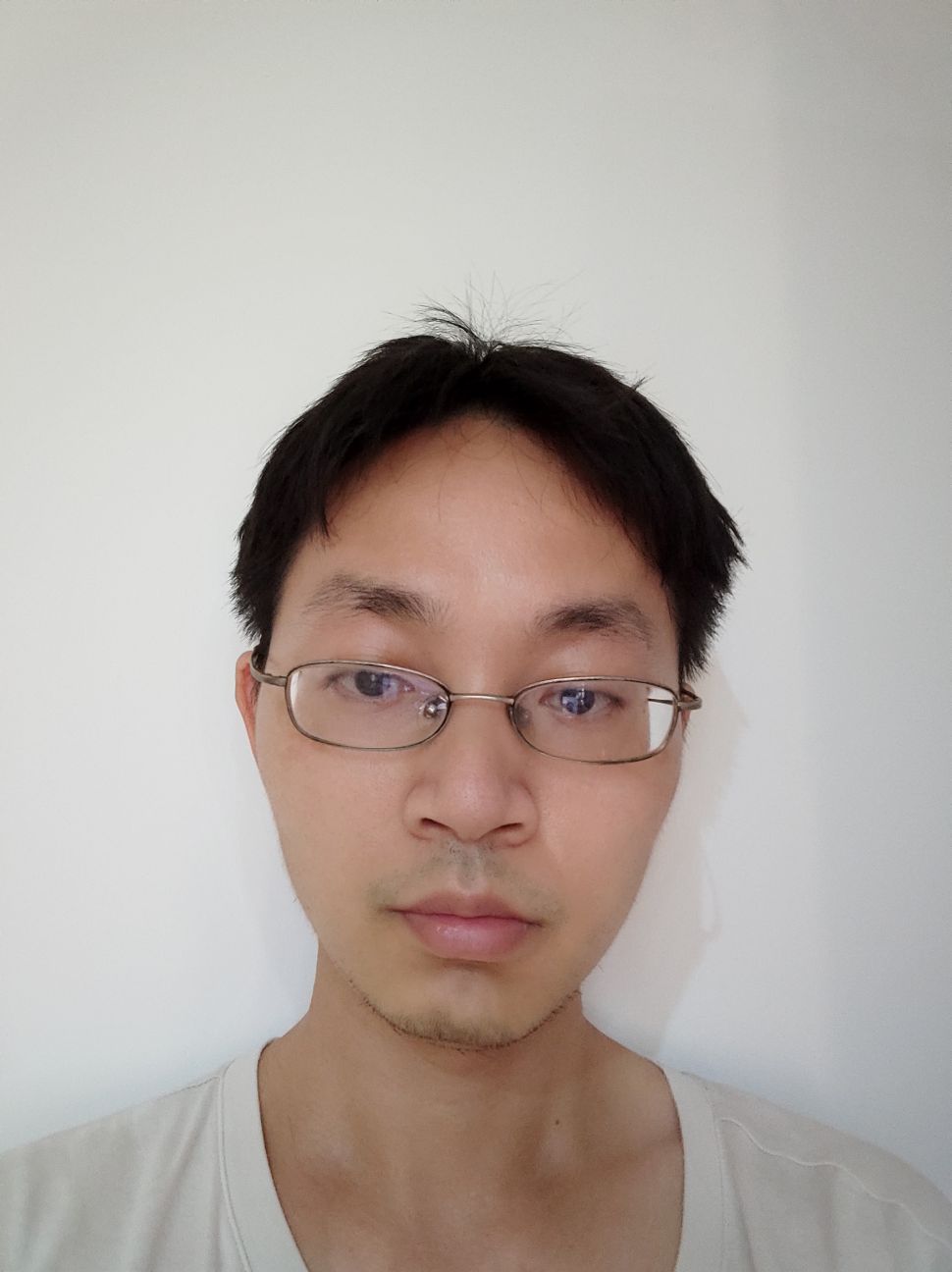 黄威头像