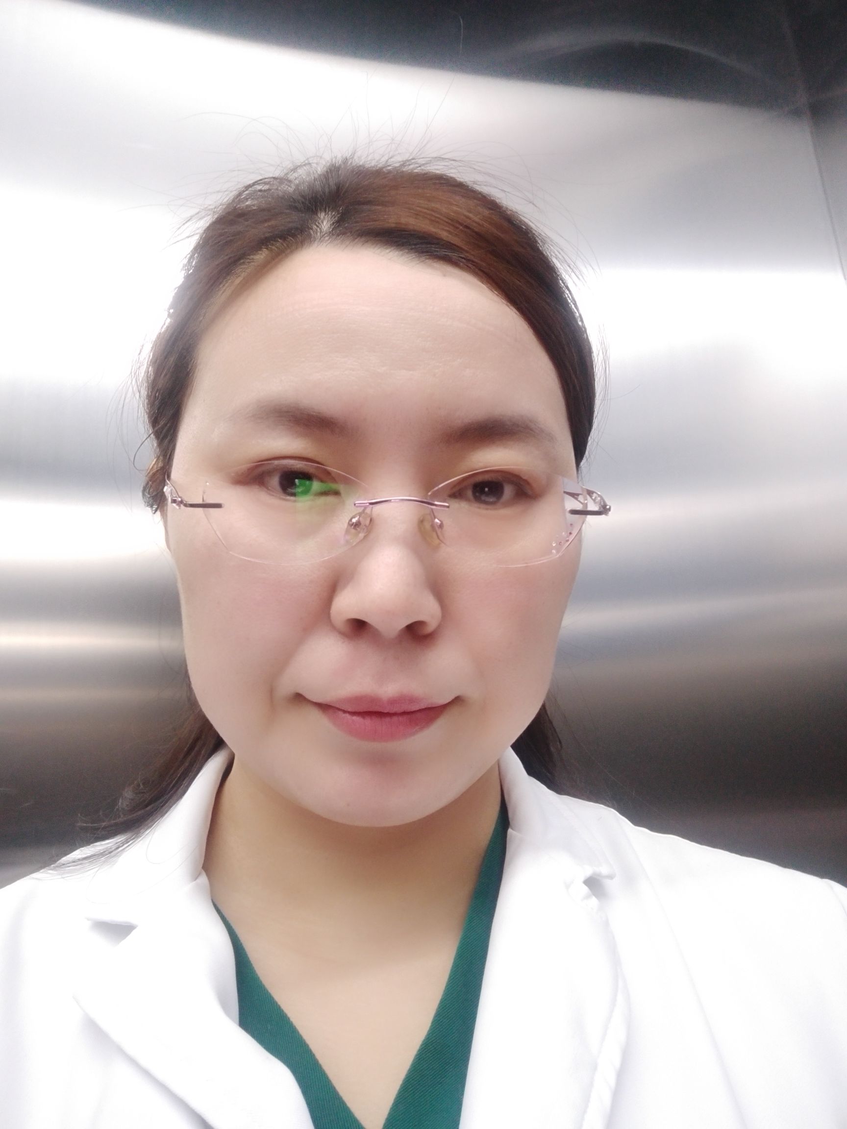 任凤丽头像