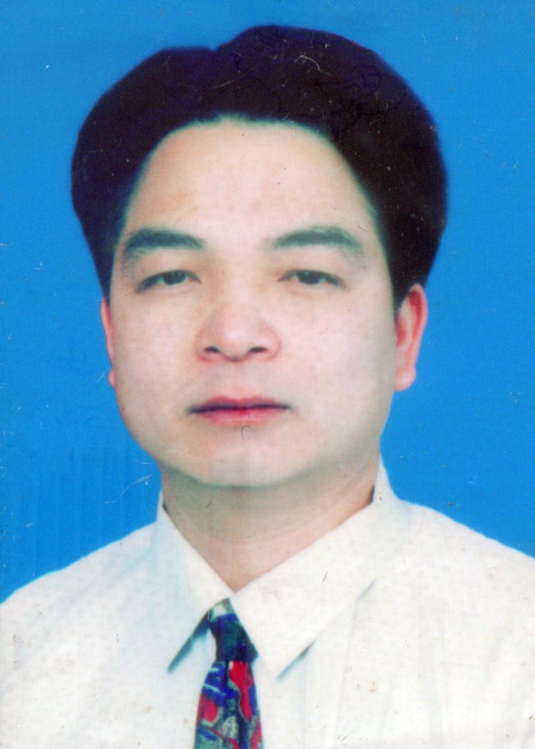 何崇亿头像