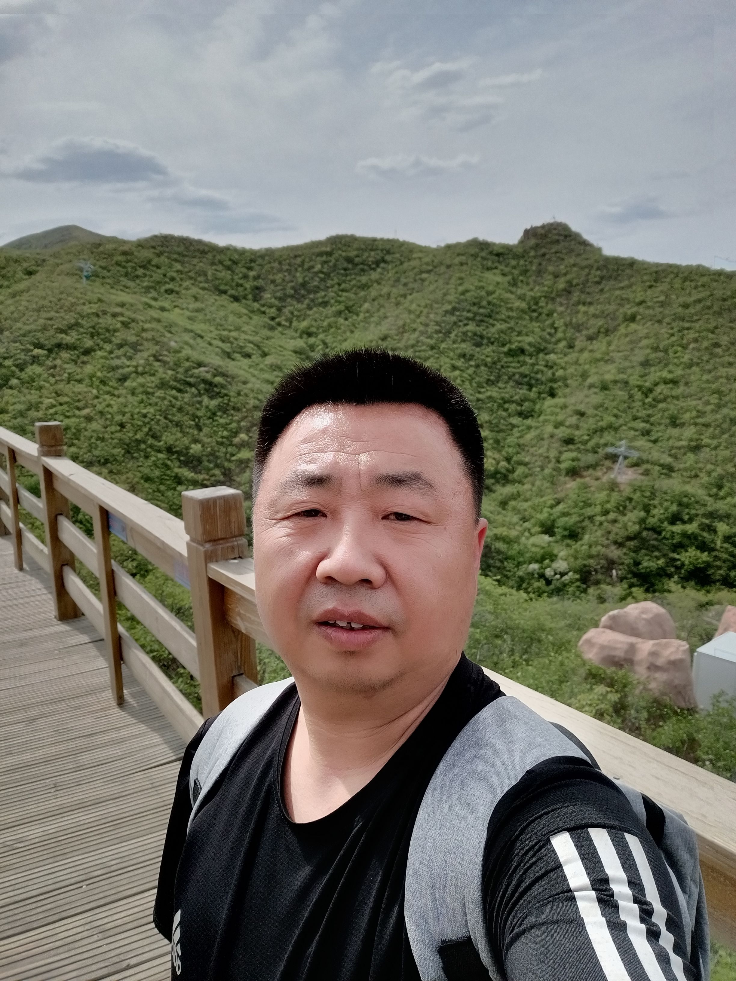 冯向阳头像
