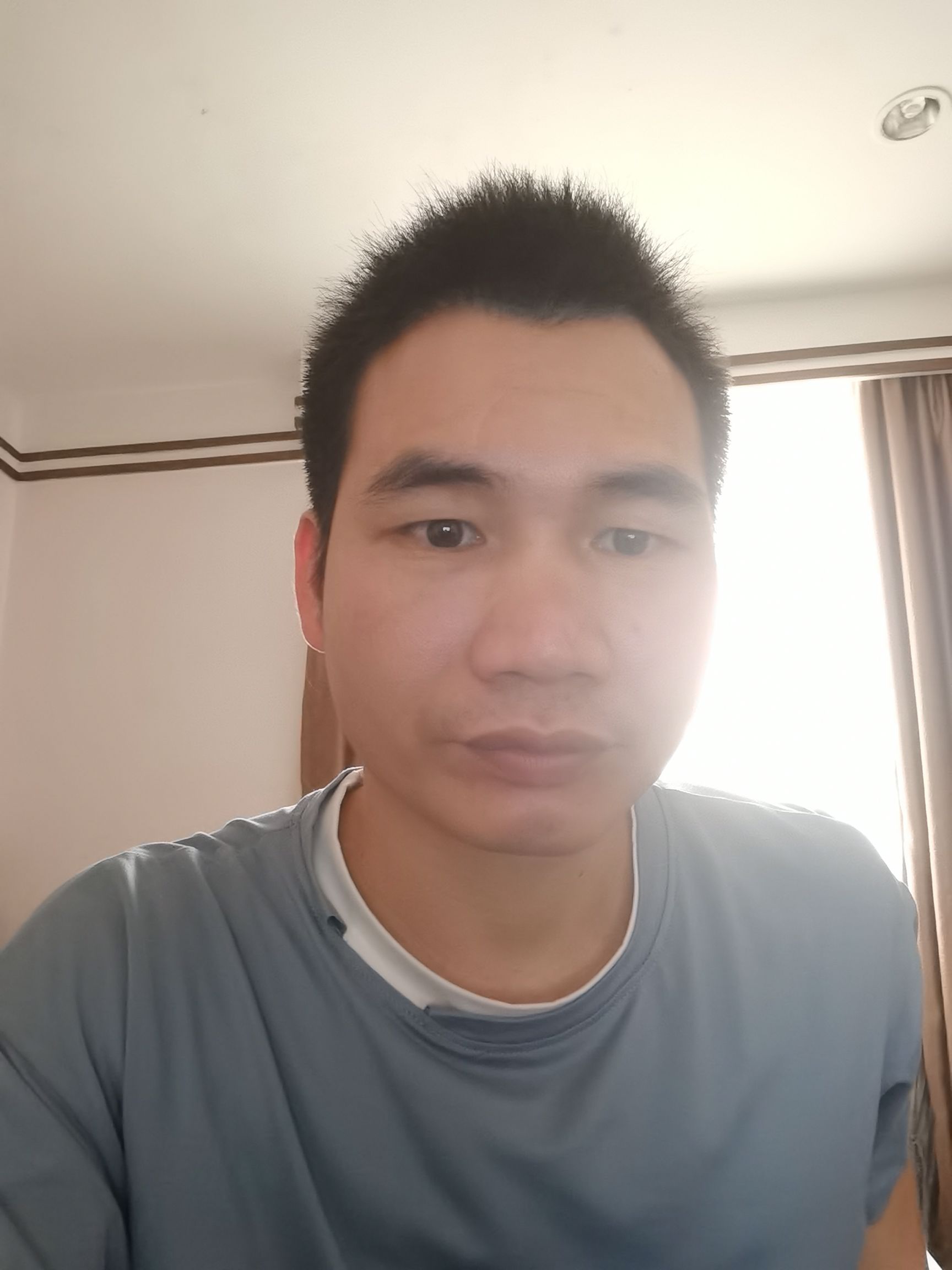 陈仕遇头像