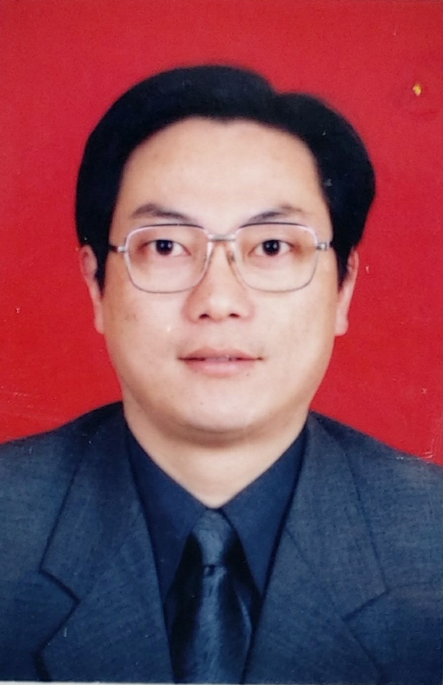 左泽平头像